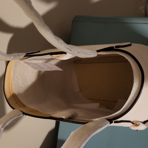 NWT new chalk, vanilla cream Coach bag leather purse (cream/yellow inside) - Picture 5 of 10